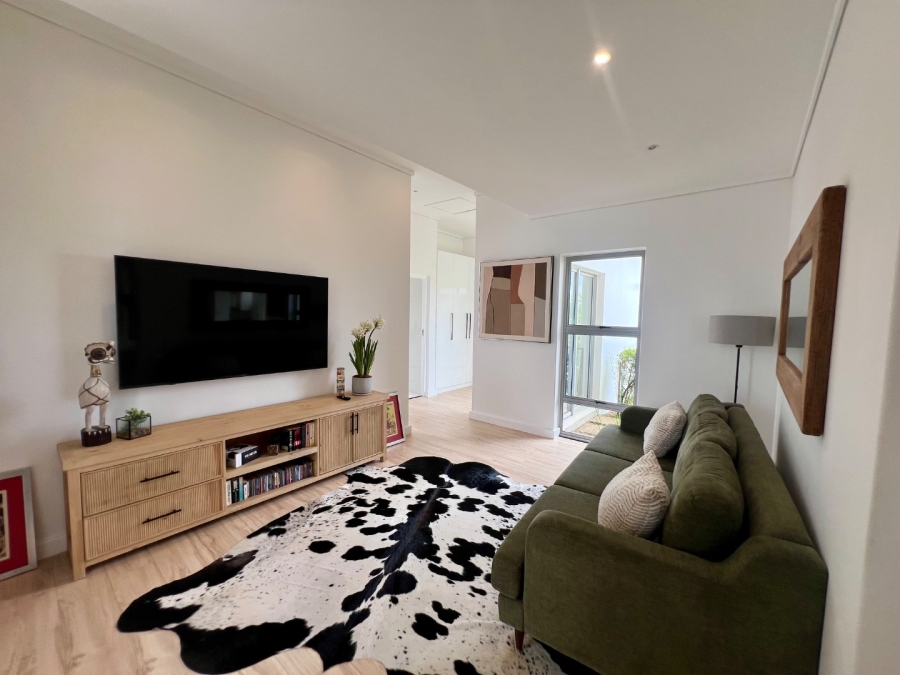 5 Bedroom Property for Sale in Oubaai Western Cape